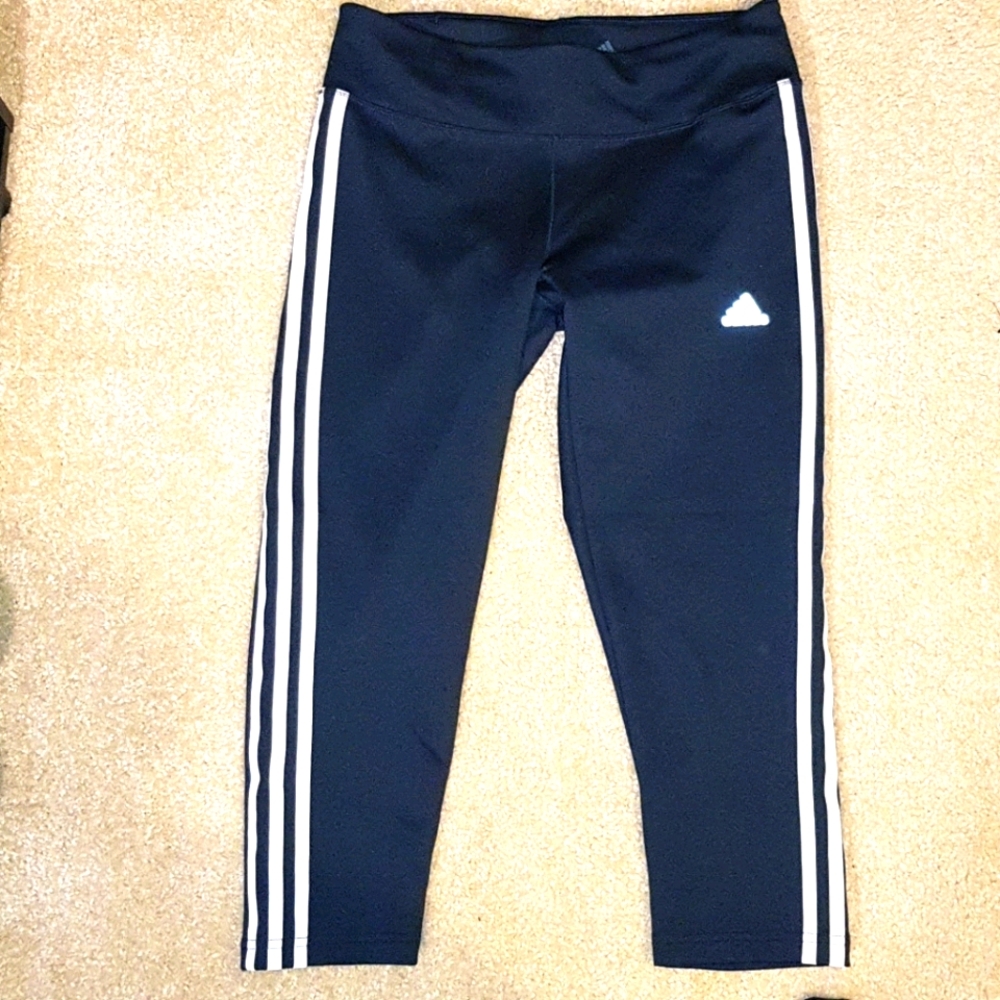 Adidas capri sports pants